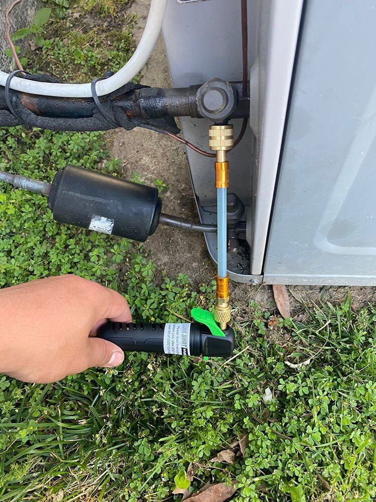 Leak Savers refrigeration Direct Inject Sealant leak stop HVAC leak sealer installation hvac leak shot social proof UV